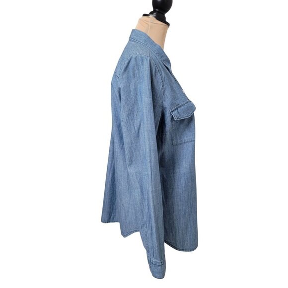 Old Navy Size M Classic Button Down Chambray Blue Long Sleeve Top, EUC - Picture 6 of 13